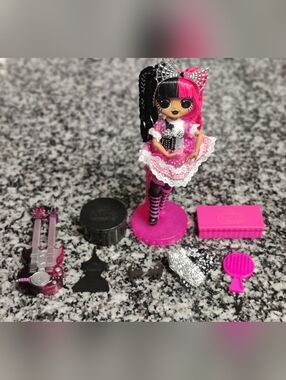 LOL Surprise OMG Metal Chick Music Remix Rock Doll w/ Guitar Accessories Lot